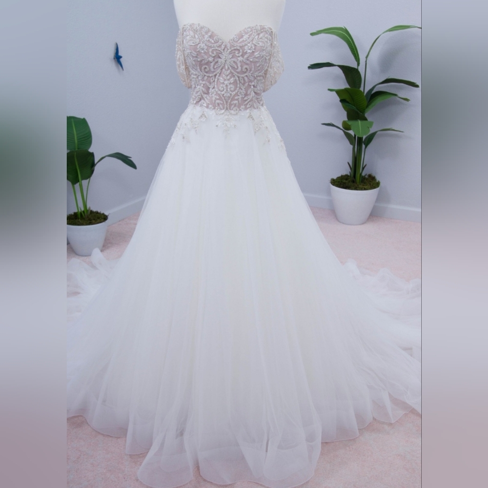 Brand New Unaltered Justin Alexander Wedding Dress, size 24
